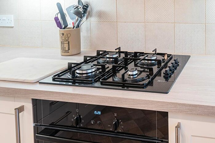 2 Bedroom Flat For Sale In Coppice Drive, Coppice Court Coppice Drive, HG1