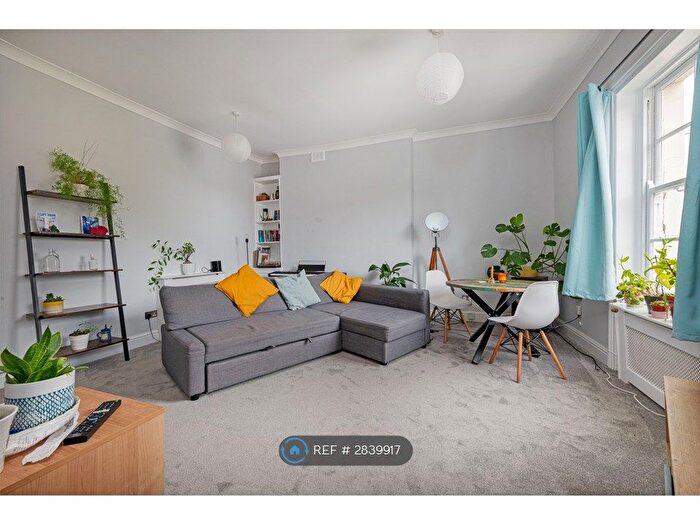 2 Bedroom Flat To Rent In Balham Grove, London, SW12