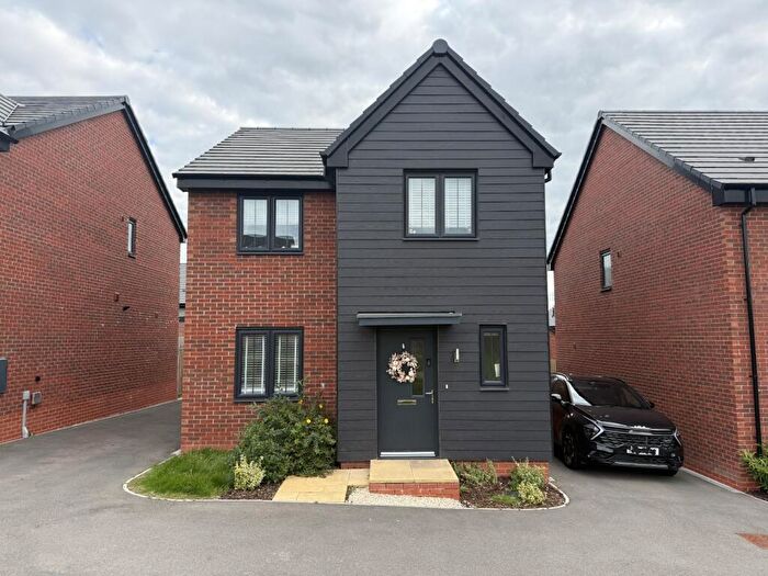 4 Bedroom Detached House To Rent In Springfield Drive, Derby, Derbyshire, DE22