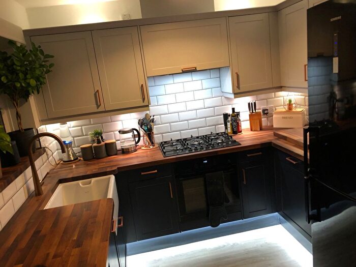 2 Bedroom Semi-Detached House To Rent In Stonelea Court, Leeds, LS7