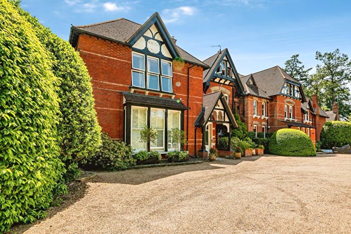 3 Bedroom Flat For Sale In Callow Hill, Virginia Water, GU25