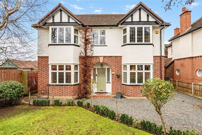 4 Bedroom Detached House For Sale In Berrylands, Surbiton, KT5