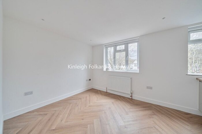 Studio To Rent In Ellesmere Road, London, W4