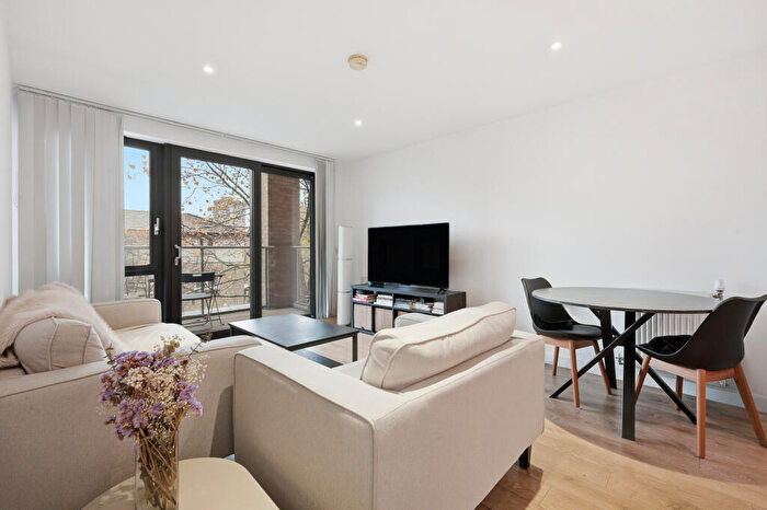 1 Bedroom Flat For Sale In Casson Apartments, Langdon Park, E14