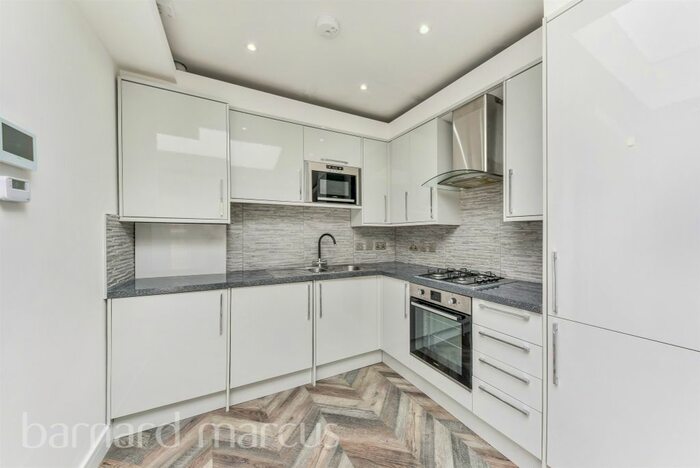 2 Bedroom Property To Rent In Steventon Road, London, W12