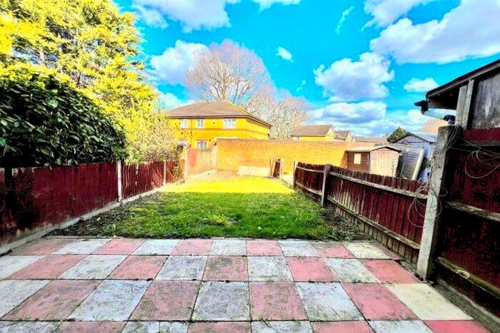 2 Bedroom Flat To Rent In Streimer Road, London, E15