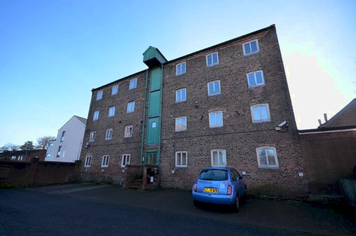 3 Bedroom Flat To Rent In Harrison Warehouse, Eastgate, Louth LN11