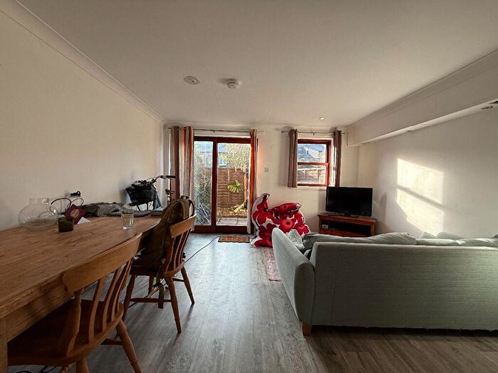 3 Bedroom Terraced House For Sale In Paradise Street, Cambridge, CB1