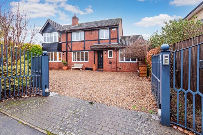 5 Bedroom Detached House For Sale In Sheephouse Road, Maidenhead, SL6