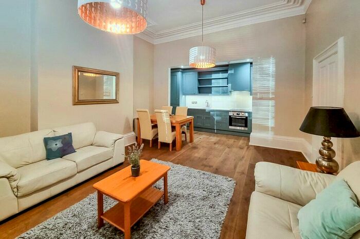 4 Bedroom Apartment To Rent In Tottenham Road, De Beauvoir, Islington, London, N1