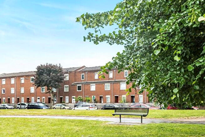 3 Bedroom Apartment To Rent In Culmore Road, London, SE15