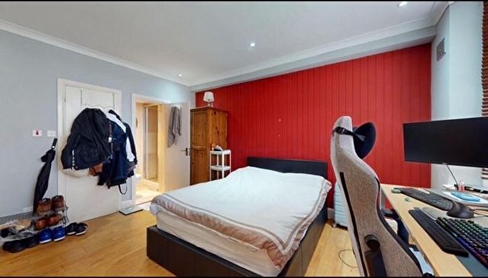 Studio To Rent In The Broadway, Gunnersbury Lane, London, W3