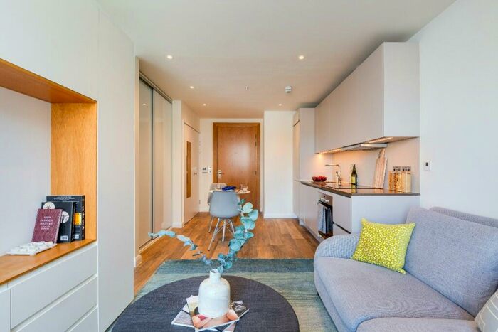 Studio To Rent In Junction Road, London, N19