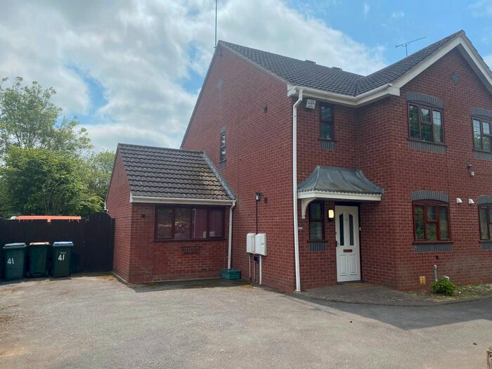 3 Bedroom Semi-Detached House To Rent In Stoney Road, Coventry, CV1