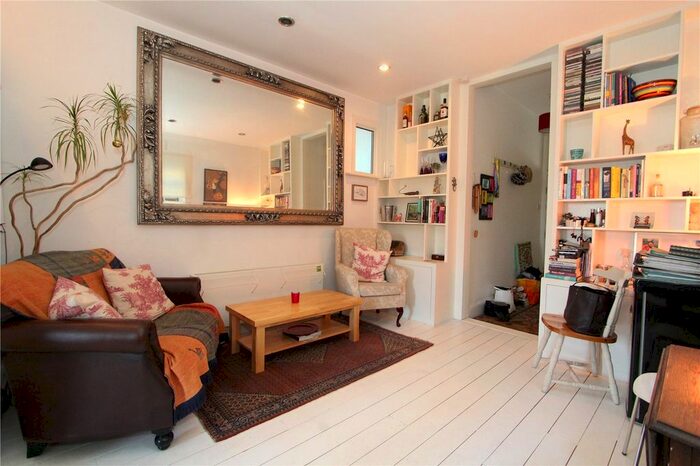 1 Bedroom Flat To Rent In Lynton Road, London, W3
