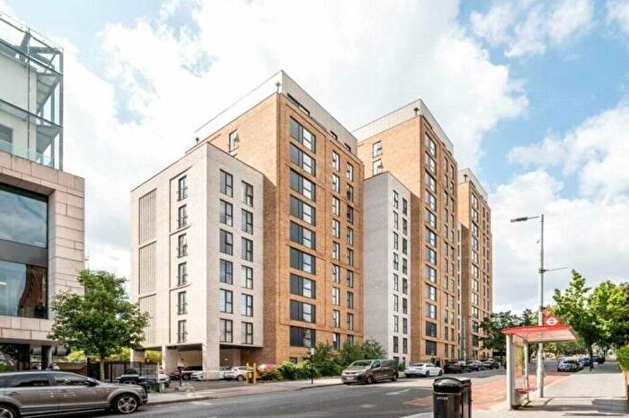 2 Bedroom Apartment For Sale In Wellington Street, Woolwich, SE18