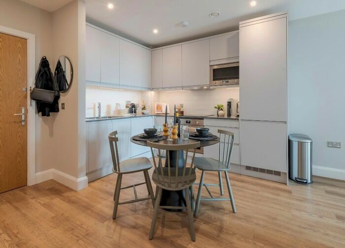 1 Bedroom Flat To Rent In The Lark, Nine Elms, SW11