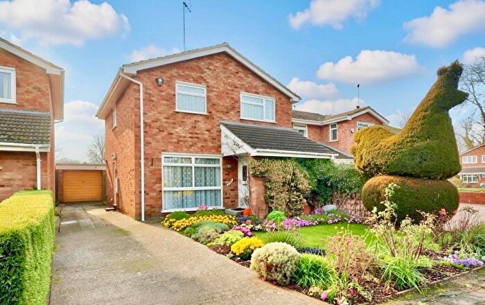 4 Bedroom Detached House For Sale In Camberton Road, Linslade, LU7