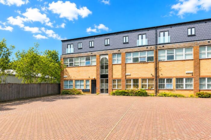 1 Bedroom Apartment For Sale In Woodland Court, Soothouse Spring, St. Albans, Hertfordshire, AL3