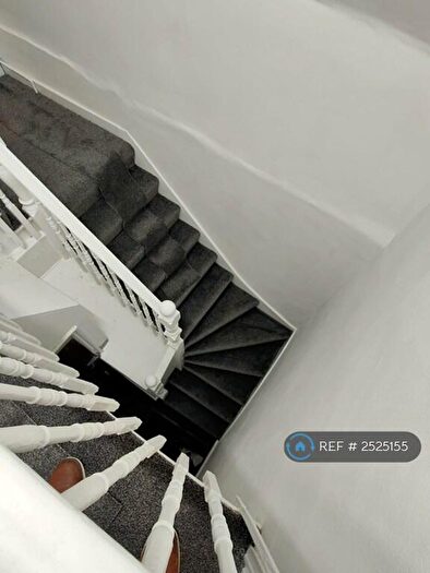 1 Bedroom Flat To Rent In Grove Park, London, SE12