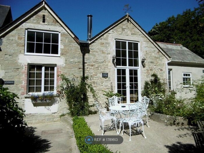 2 Bedroom Semi-Detached House To Rent In Peregrine Hall, Lostwithiel, PL22