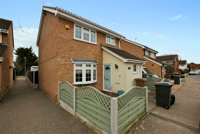 3 Bedroom Link Detached House To Rent In Martingale Drive, Chelmsford, CM1