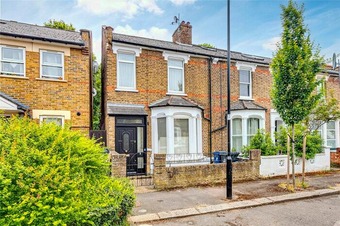 2 Bedroom End Of Terrace House To Rent In Gloucester Road, London, W3