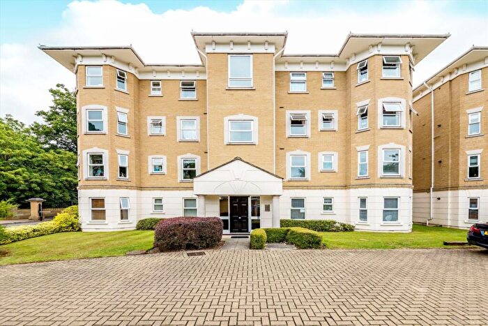 2 Bedroom Flat To Rent In Penners Gardens, Surbiton, KT6