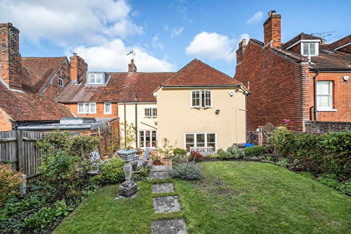 3 Bedroom End Of Terrace House For Sale In High Street, Odiham, RG29
