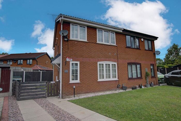 3 Bedroom Semi Detached House For Sale In Montrose Close, Fearnhead, Warrington, WA2