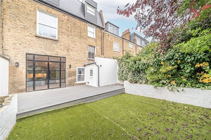 2 Bedroom Flat For Sale In Hayter Road, London, SW2