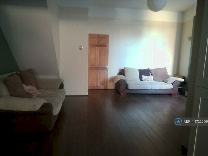 6 Bedroom Terraced House To Rent In Elm Vale, Liverpool, L6