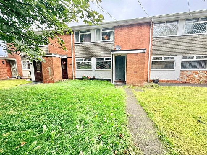 2 Bedroom Flat For Sale In Sandyfields Road, Sedgley, DY3