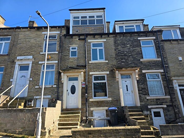 4 Bedroom Terraced House For Sale In Newlands Place, Bradford, BD3