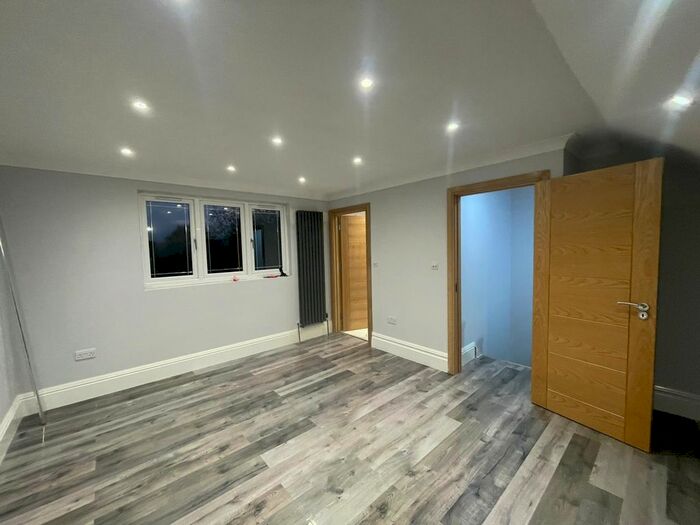 4 Bedroom Terraced House To Rent In Sydney Road, Barkingside, IG6