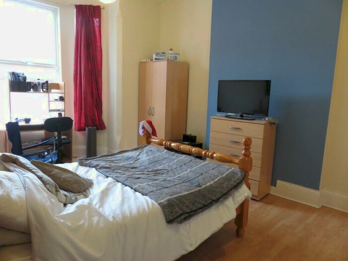 5 Bedroom Detached House To Rent In Hound Road, Nottingham, Nottinghamshire, NG2