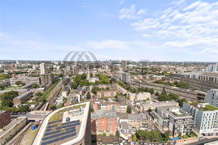 2 Bedroom Apartment To Rent In Roosevelt Tower, Williamsburg Plaza, E14