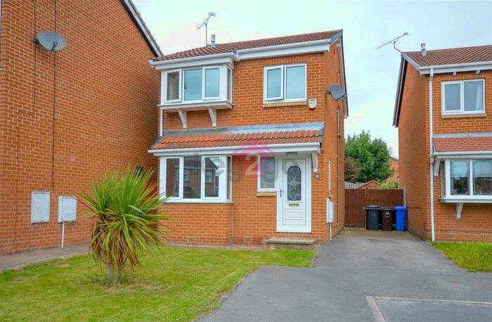 3 Bedroom Detached House To Rent In Grizedale Close, Sothall, S20