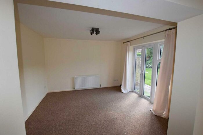2 Bedroom Apartment To Rent In Twin Foxes, Woolmer Green, SG3