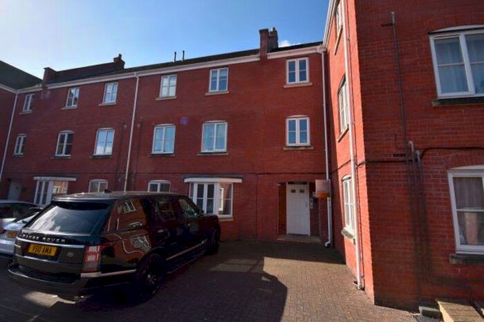 2 Bedroom Flat To Rent In Medley Court, Exeter, EX4
