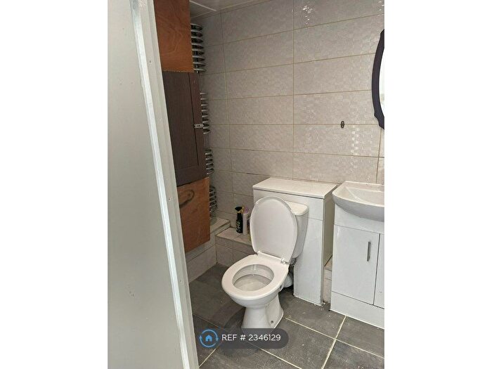 1 Bedroom Flat To Rent In Clifton Place, Newport, NP20