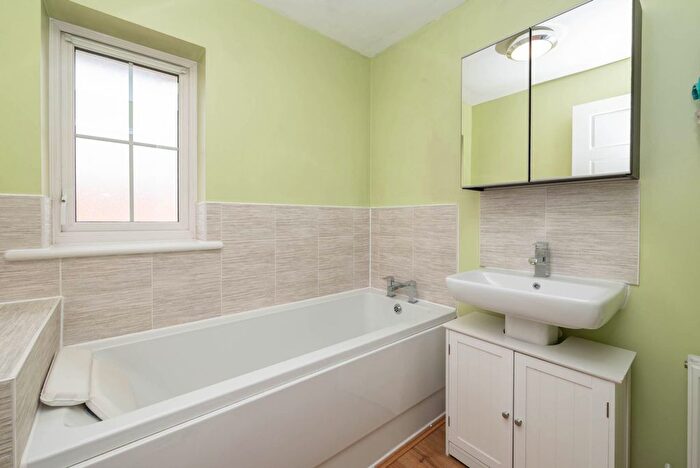 3 Bedroom End Of Terrace House For Sale In Dorman Avenue North, Aylesham, CT3