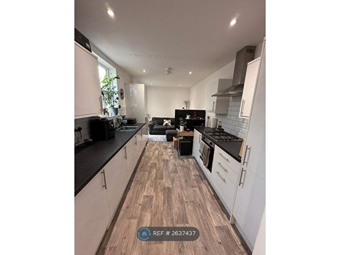 1 Bedroom Flat To Rent In Grove Road, London, E18