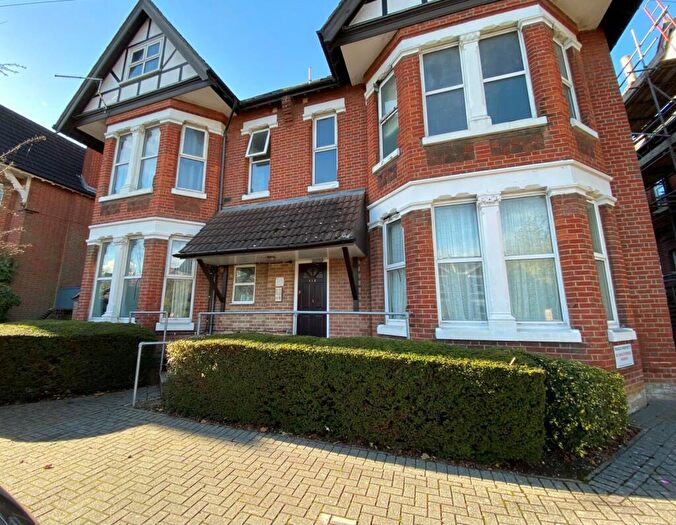 1 Bedroom Flat To Rent In Springdene - Hill Lane Southampton, SO15
