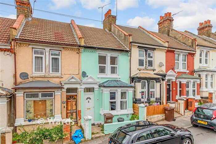 3 Bedroom Terraced House For Sale In Foord Street, Rochester, Kent, ME1