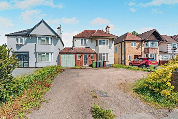 3 Bedroom Detached House For Sale In Pendeford Avenue, Wolverhampton, WV6