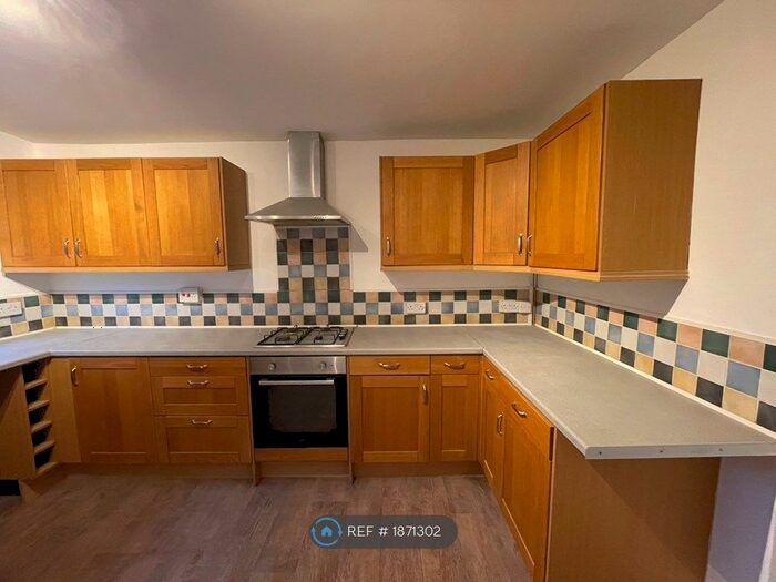 3 Bedroom Terraced House To Rent In Thornbury Way, Nottingham, NG5