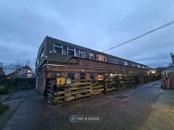 3 Bedroom Maisonette To Rent In Stonehouse, London, N15