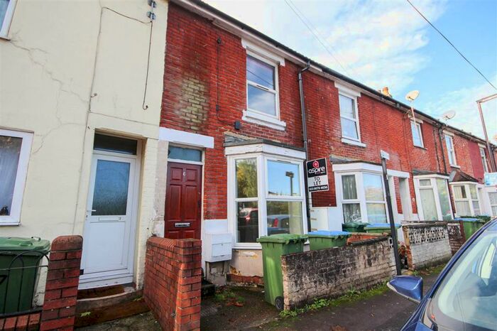 3 Bedroom End Of Terrace House To Rent In Mount Pleasant Road, Southampton, SO14
