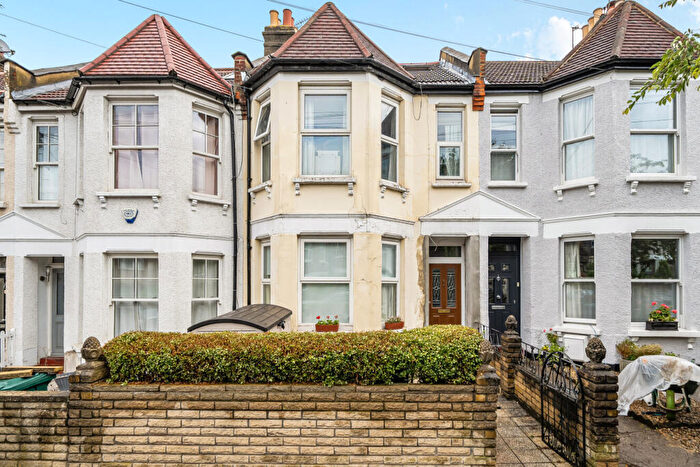 4 Bedroom Terraced House For Sale In Pembroke Road, London, N10